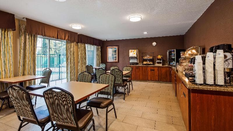 Best Western Brentwood Inn 3