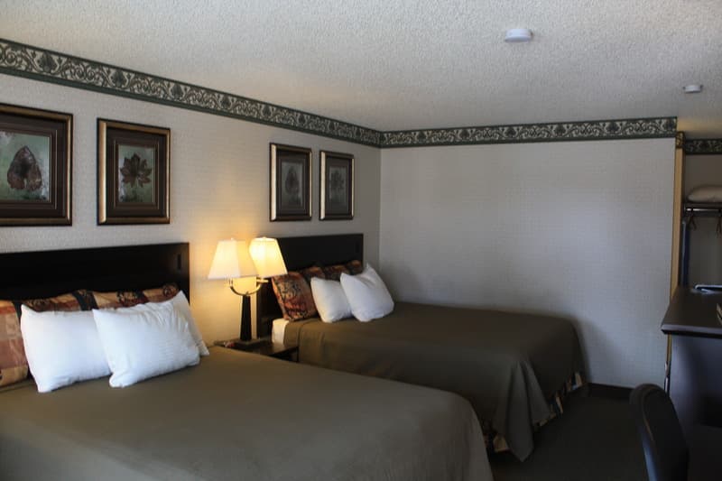 Holiday Motel 5