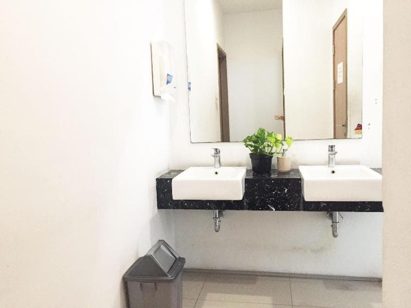 Evora Hotel Surabaya main