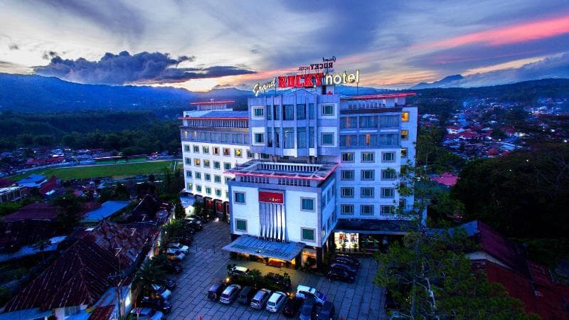Grand Rocky Hotel Bukittinggi 5