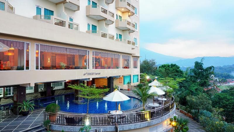 Grand Rocky Hotel Bukittinggi 4
