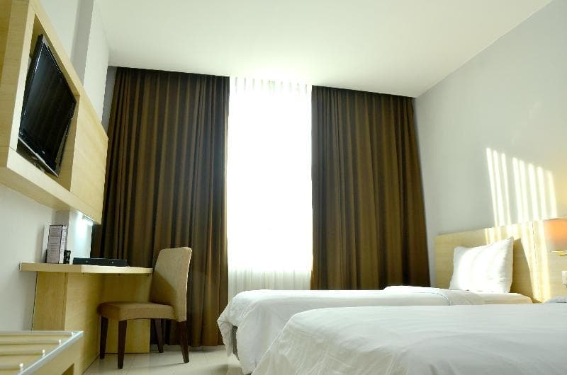Grand Cakra Hotel photo 1