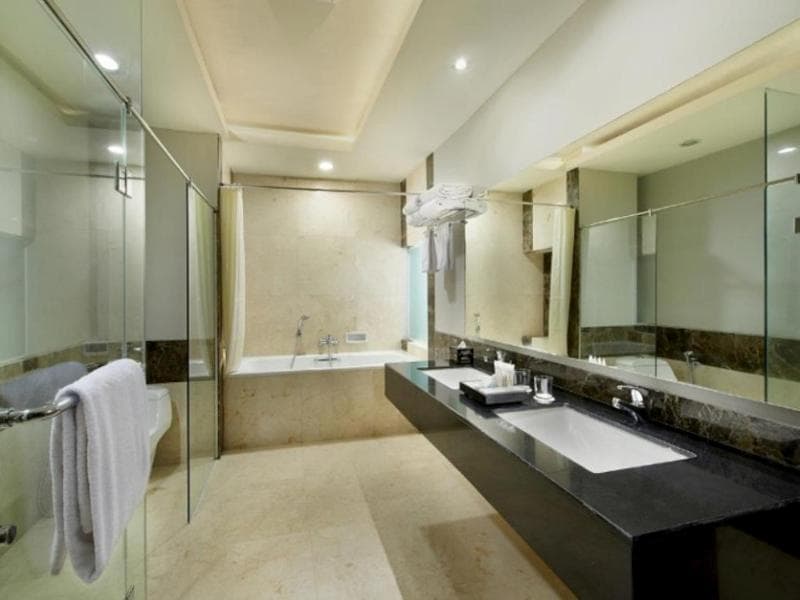 Grand Cakra Hotel 3