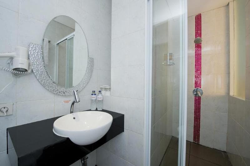J Hotel Bandara Soekarno Hatta 4