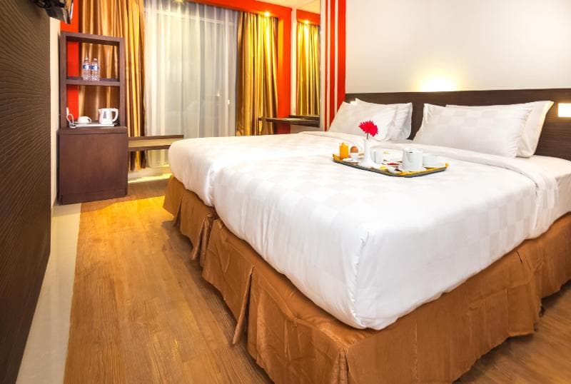 Redstar Hotel main