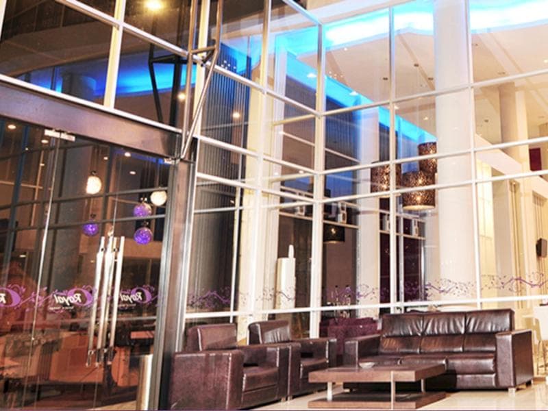 Royal Hotel N' Lounge 3