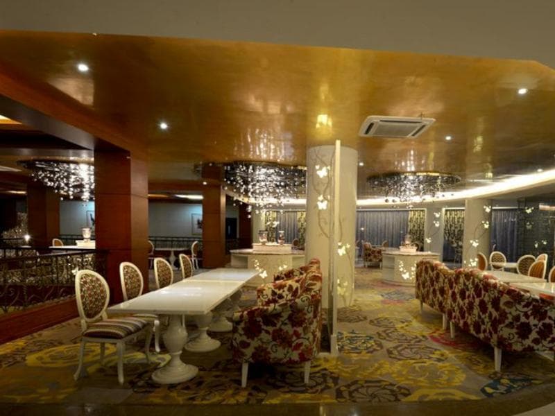 Sutan Raja Hotel And Convention Centre photo 1