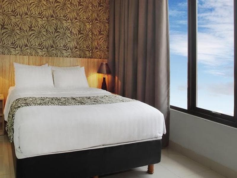 The Green Hotel Bekasi main