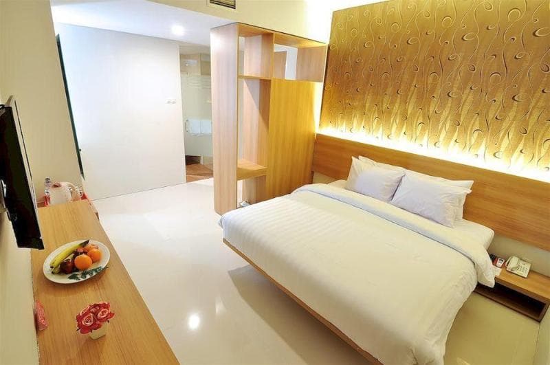 Tickle Hotel 5