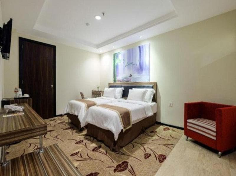 Travellers Hotel Phinisi main