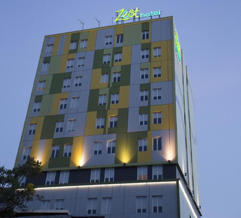 Zest Hotel Jemursari 2