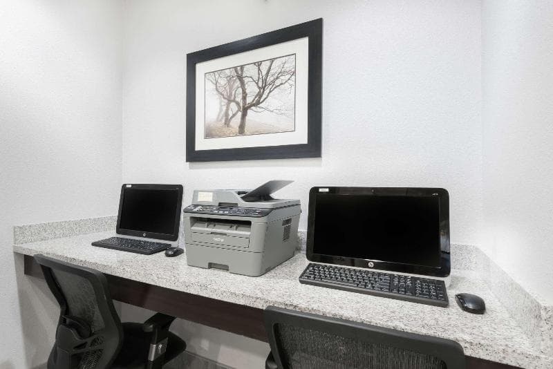Hawthorn Suites by Wyndham Midland photo 1