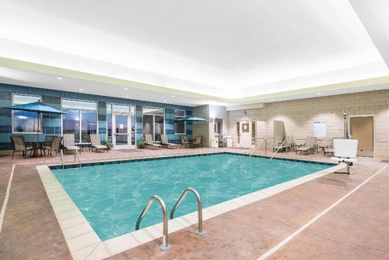 Hawthorn Suites by Wyndham Dickinson 4