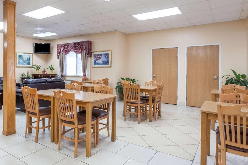 Days Inn By Wyndham Imlay City 2