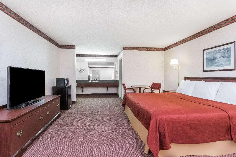 Days Inn by Wyndham Royston 5