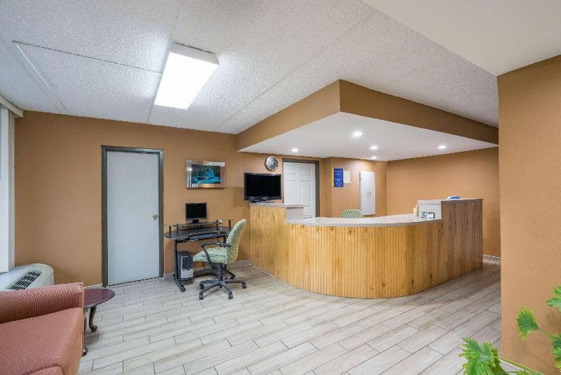 Days Inn By Wyndham Hurricane Mills 4