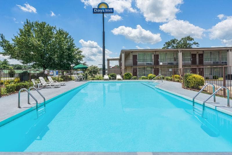 Days Inn By Wyndham Hurricane Mills 5