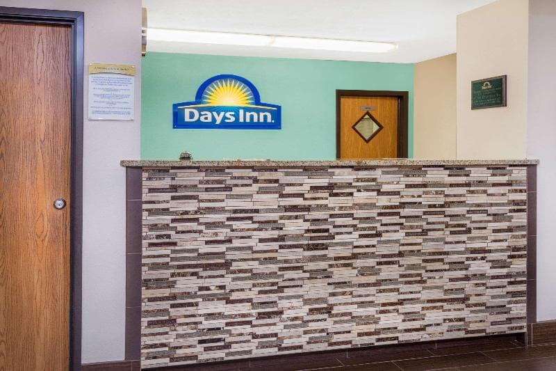 Days Inn By Wyndham Charleston 4