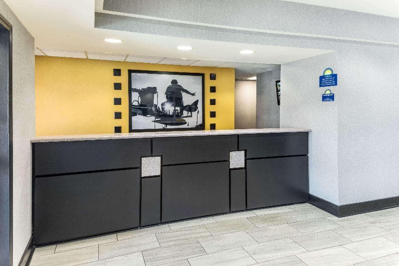 Days Inn & Suites by Wyndham Union City 2