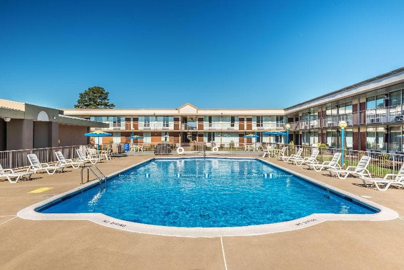 Days Inn By Wyndham South Hill 5