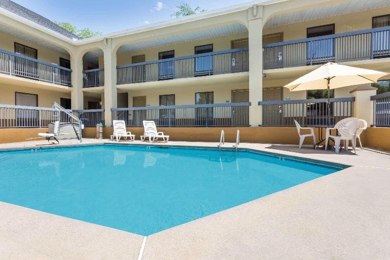 Days Inn By Wyndham Elberton 5