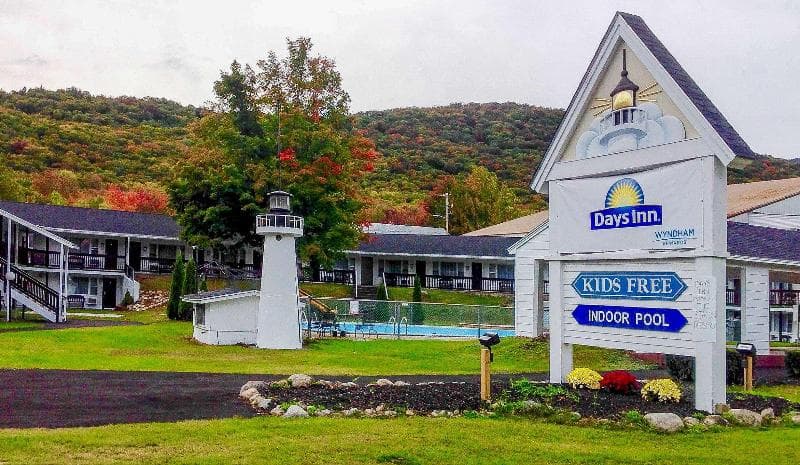 Days Inn by Wyndham Lincoln 3