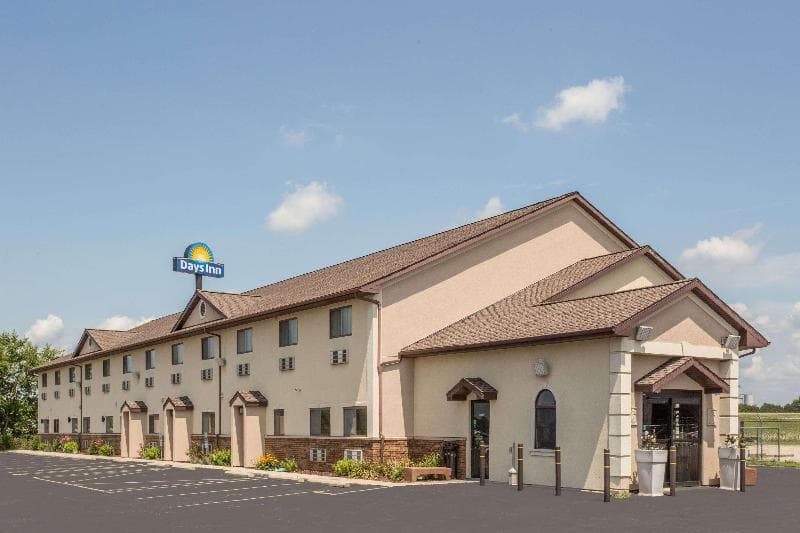 Days Inn by Wyndham Le Roy/Bloomington Southeast 5