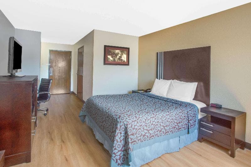 Days Inn by Wyndham Le Roy/Bloomington Southeast 3