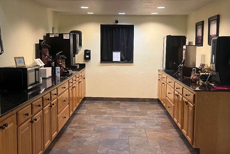 Days Inn by Wyndham Fort Dodge 5