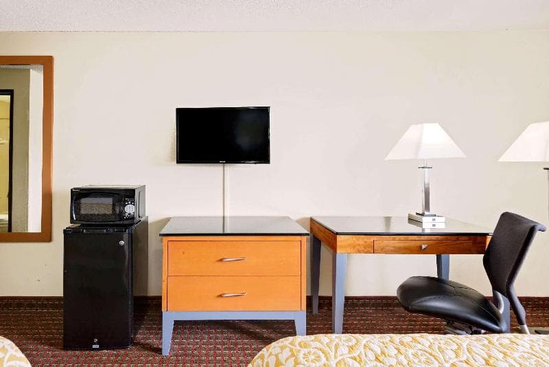 Days Inn by Wyndham Fort Dodge 4