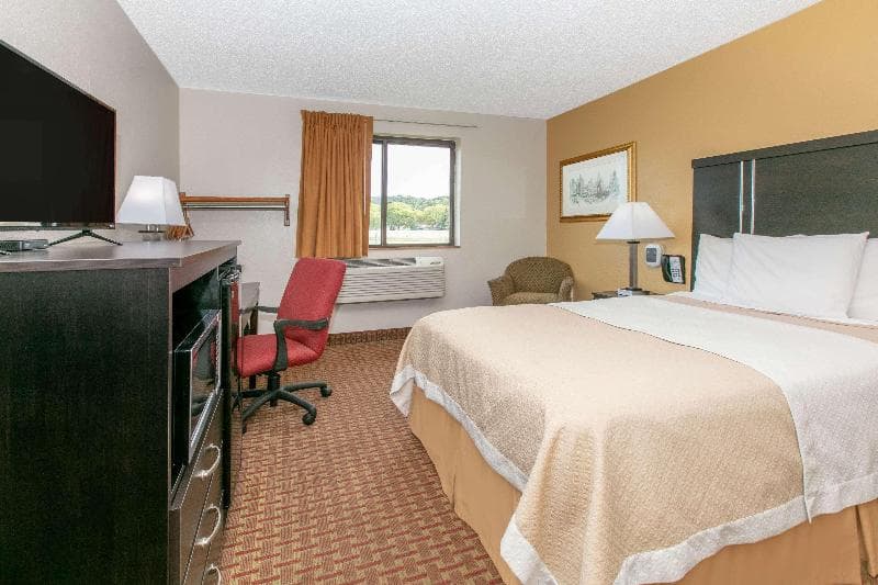 Days Inn by Wyndham Hornell 2