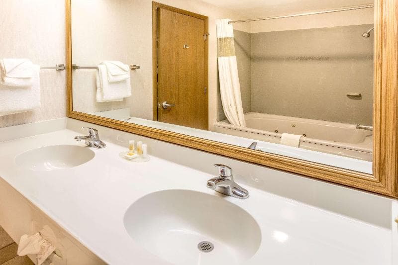Days Inn By Wyndham Tiffin 3