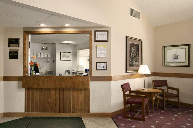 Days Inn by Wyndham Hinckley 4