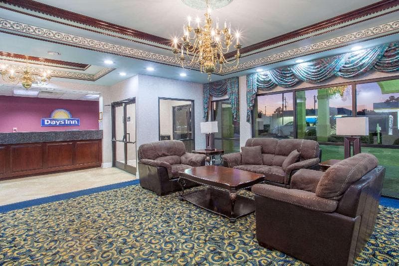Days Inn by Wyndham Saint Pauls 3