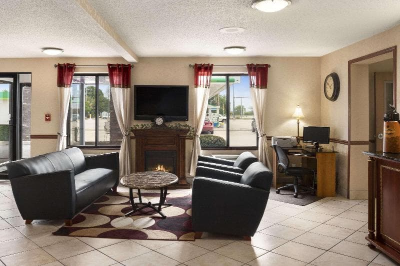 Days Inn by Wyndham Oglesby/Starved Rock 4