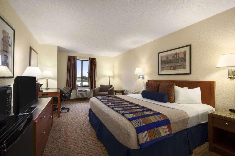 Days Inn by Wyndham Oglesby/Starved Rock 2