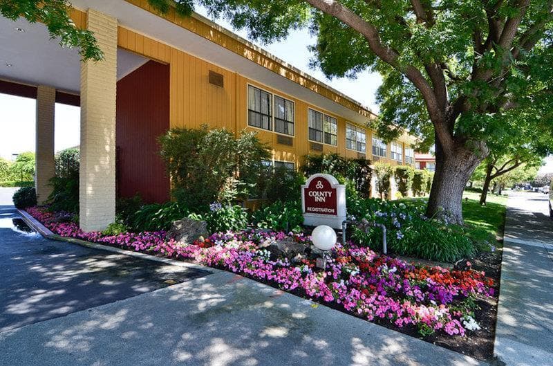 County Inn 3