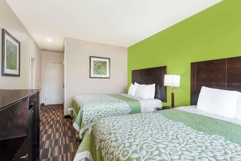 Days Inn & Suites by Wyndham Jamaica JFK Airport photo 1