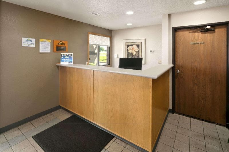 Days Inn by Wyndham Willmar 4