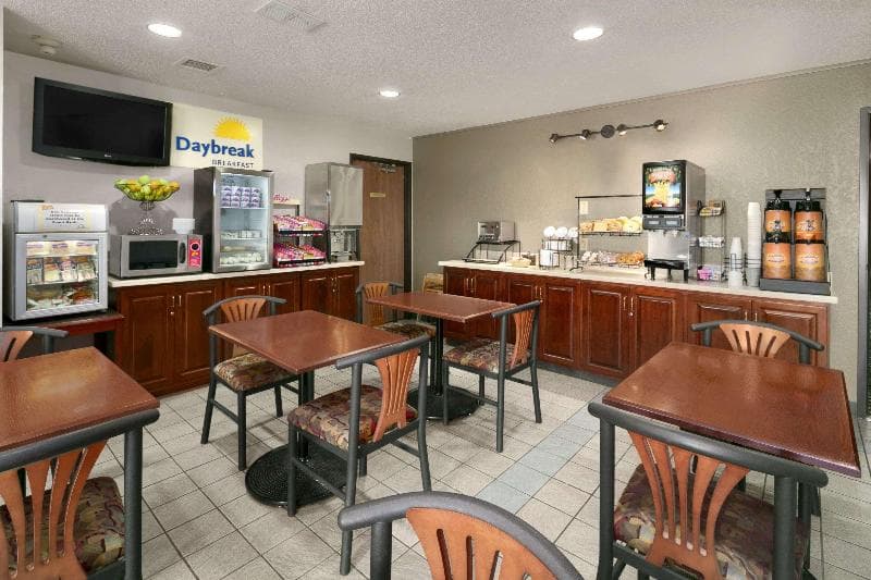 Days Inn by Wyndham Willmar photo 1