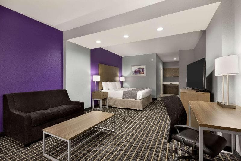 Days Inn By Wyndham Odessa 3