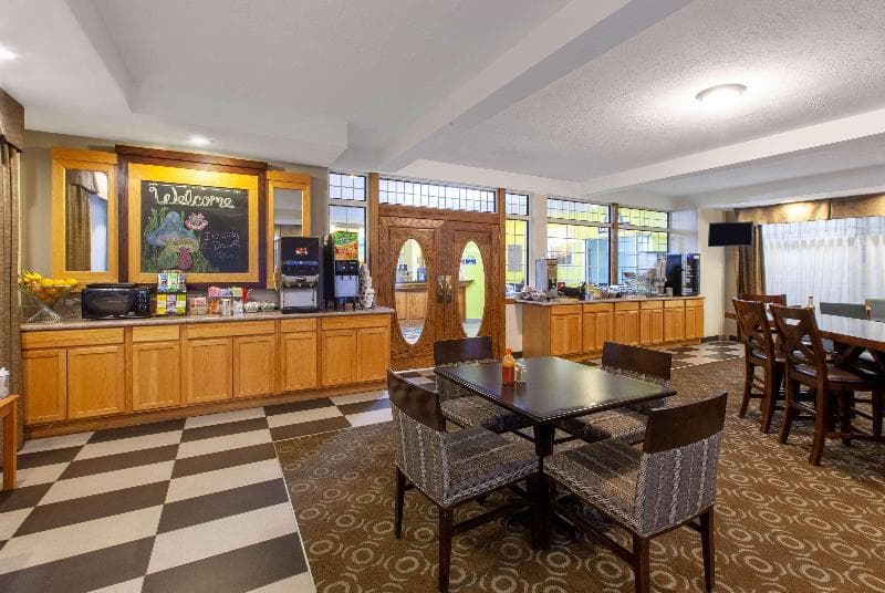 Days Inn by Wyndham Petoskey 3