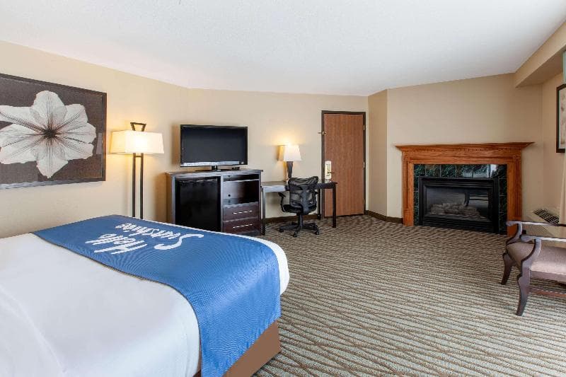 Days Inn by Wyndham Petoskey 4