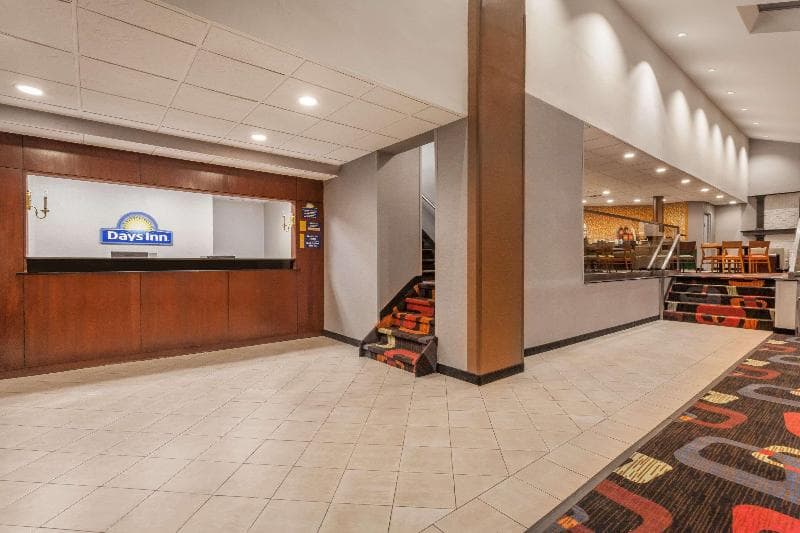 Days Inn by Wyndham Woodbury Long Island 5