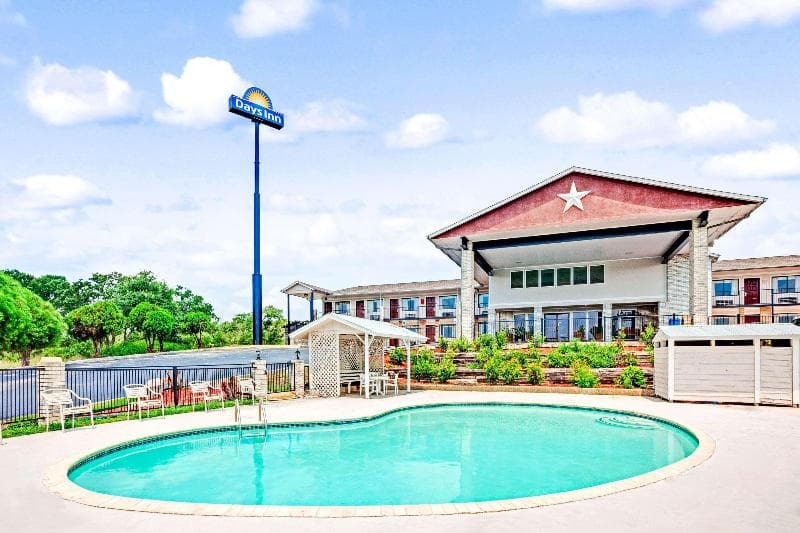 Days Inn By Wyndham Boerne 5