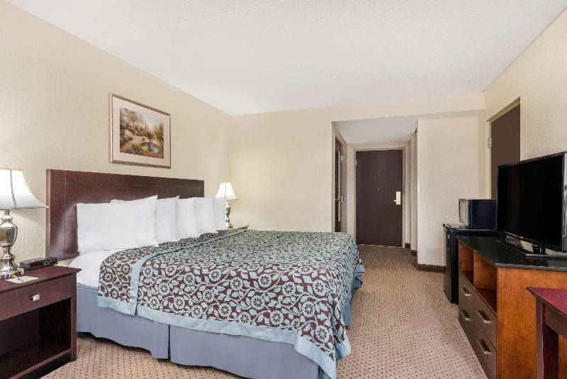 Days Inn By Wyndham Indianapolis Northeast 4