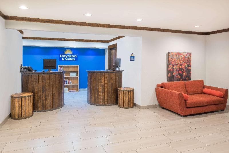 Days Inn by Wyndham Osage Beach Lake of the Ozarks 5