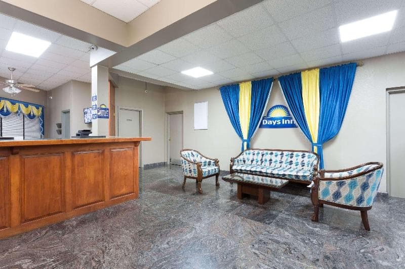 Days Inn by Wyndham Orangeburg 4