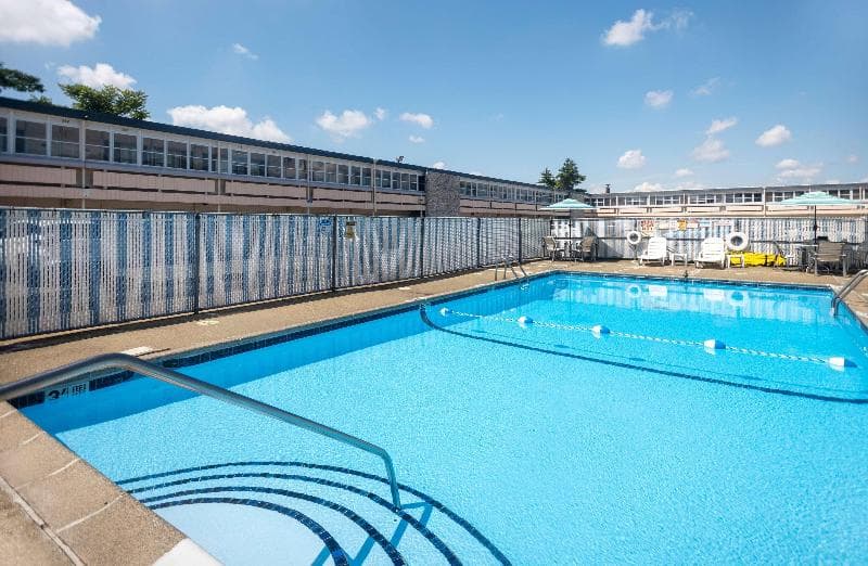 Days Inn by Wyndham Hicksville Long Island 5