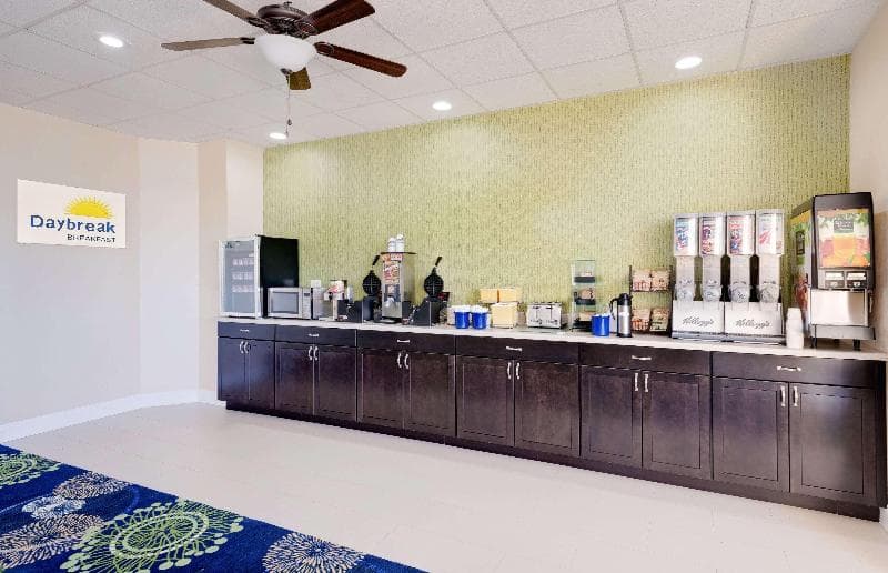 Days Inn By Wyndham Easton 2